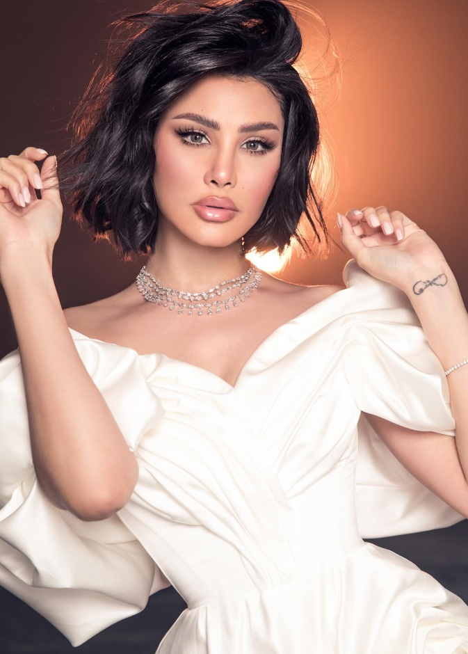 أميمة طالب بمجوهرات مُبهرة تعكس تميُزها