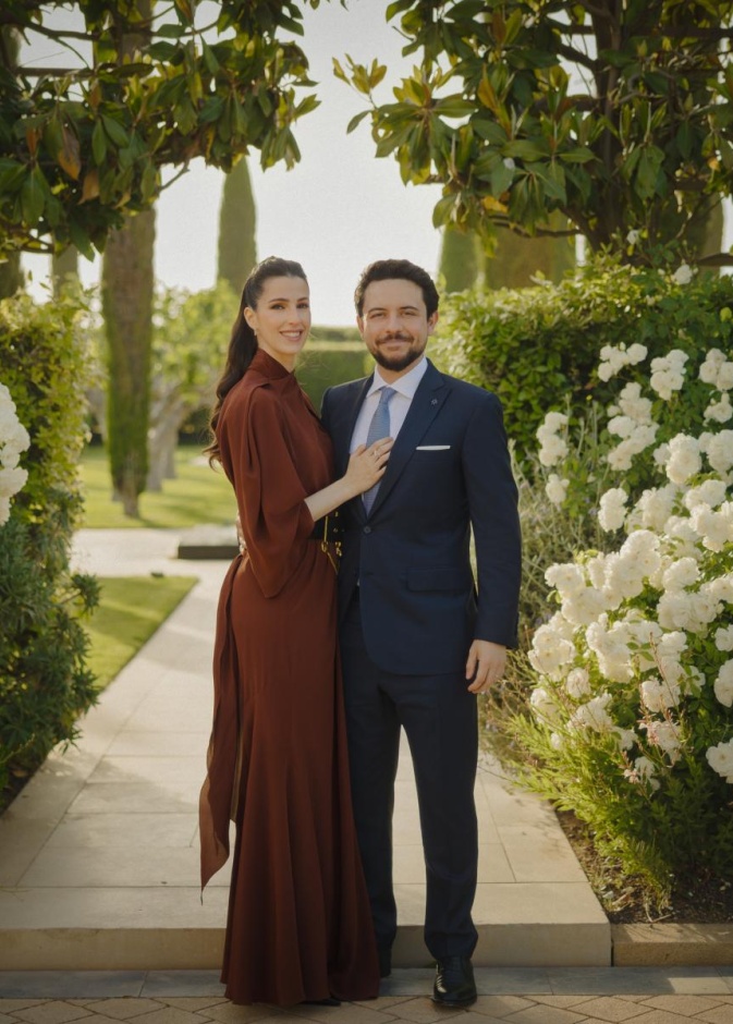 تصاميم مجوهرات مستوحاة من أناقة الأميرة رجوة لعيد زواج ملكي