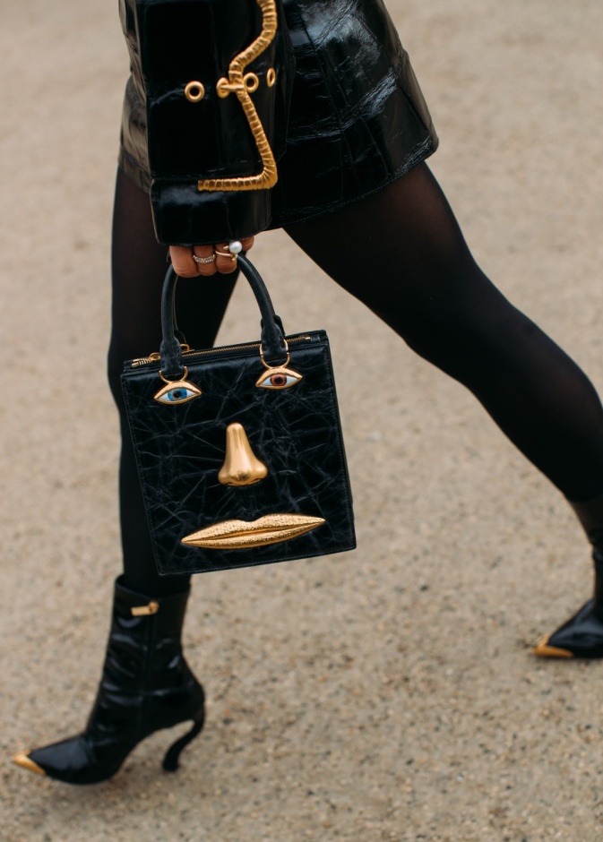 حقيبة مميزة من Schiaparelli