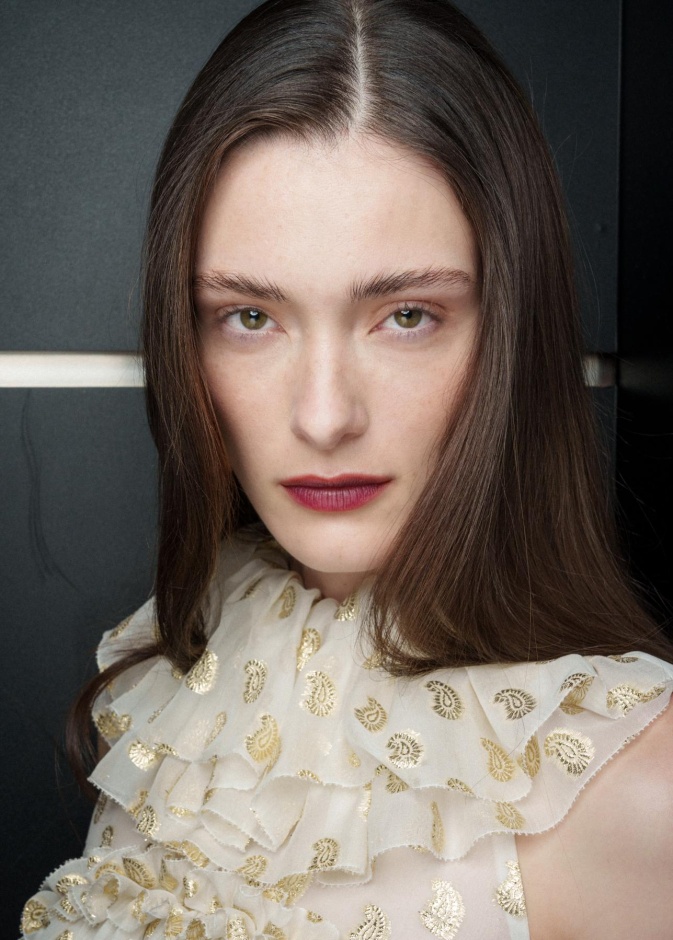 تعرفي على افضل أدوات للعناية بالبشرة والشعر تهتز بالموسيقى لتنشيط الدورة الدموية