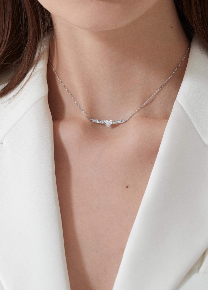 قلادة من Garrard