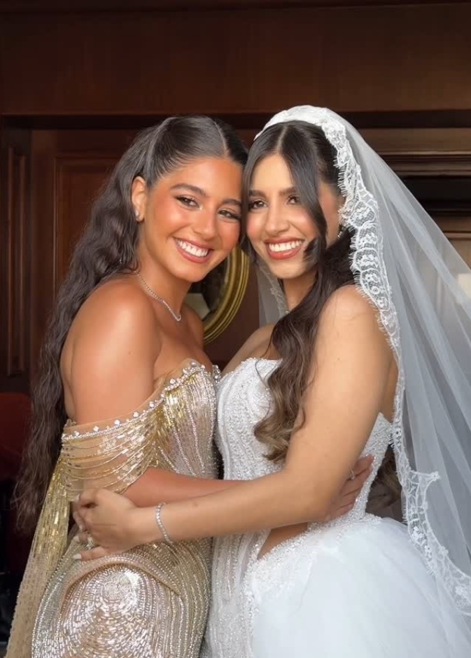 مايان السيد وشقيقتها