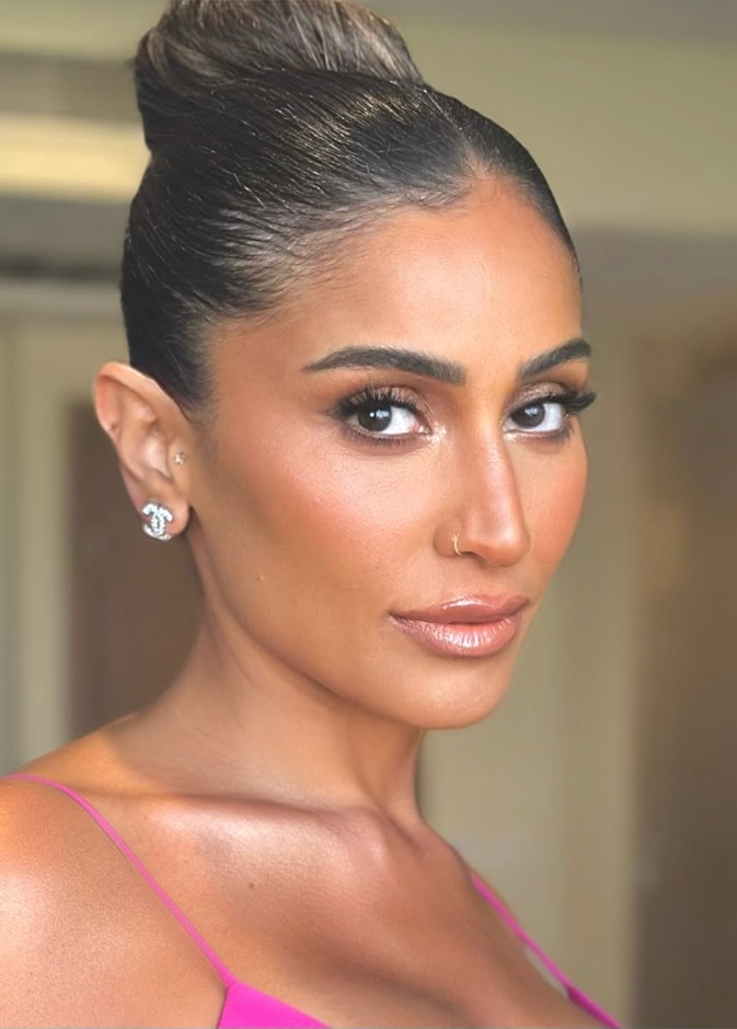  الفنانة دينا الشربيني صورة من انستغرام خبيرة التجيمل ريهام خليفة