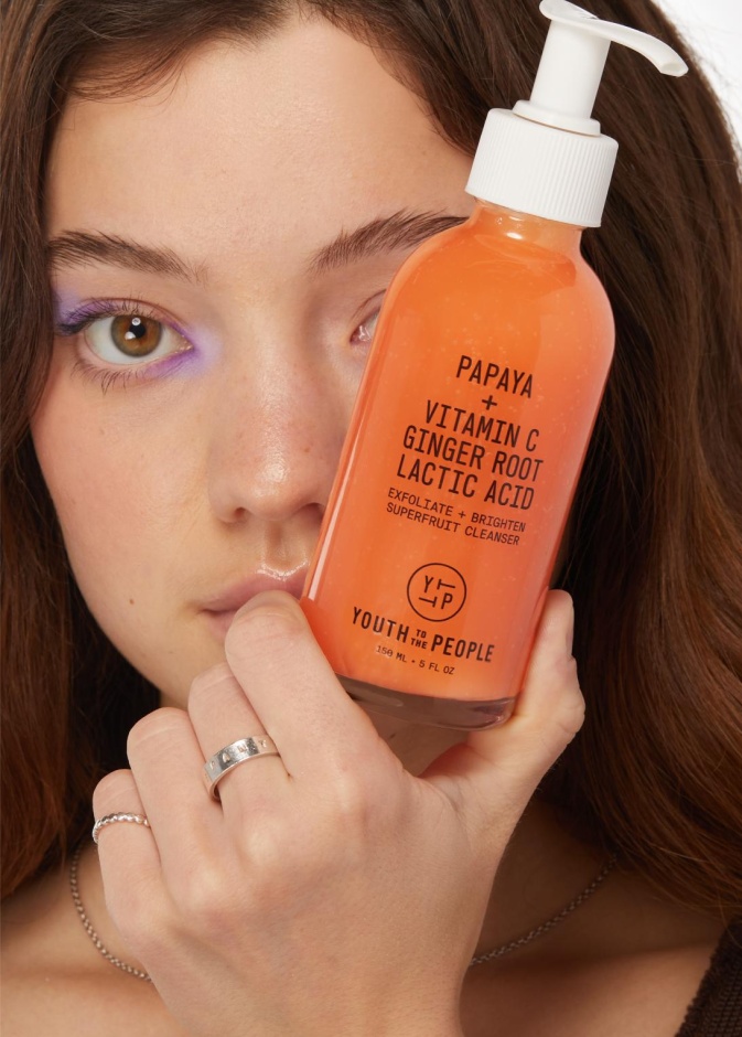 غسول السوبرفروت الجديد من علامة  يوث تو ذا بيبول