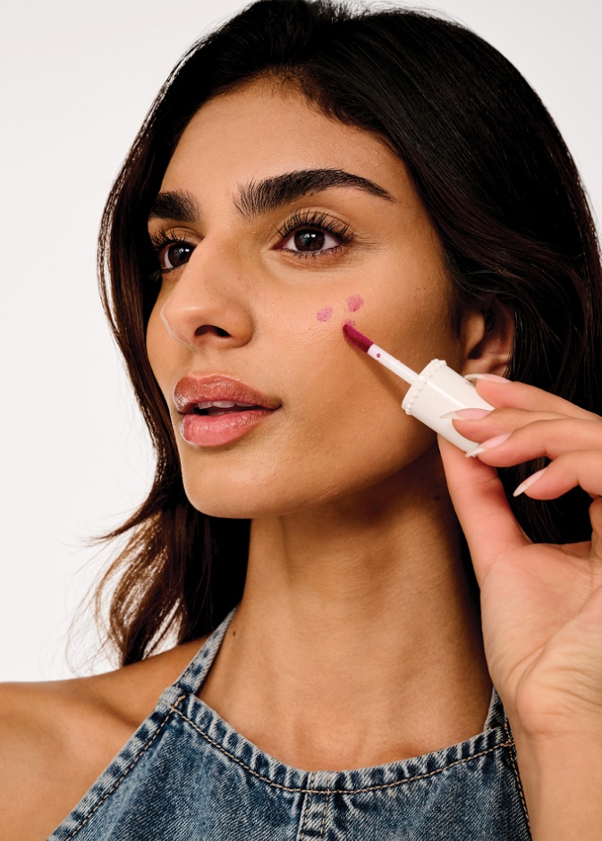 Benefit Cosmetics  جمالك في أبهى صورة مع إضافات  Benefit  Cosmetics  الجديدة