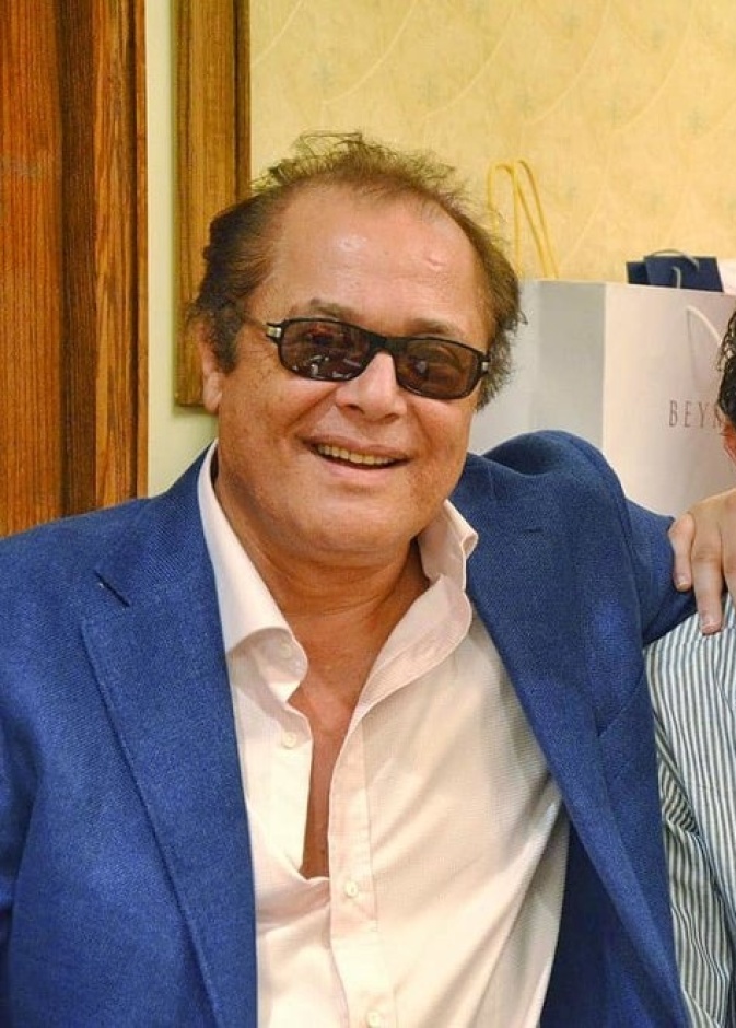 محمود عبد العزيز وأبنائه