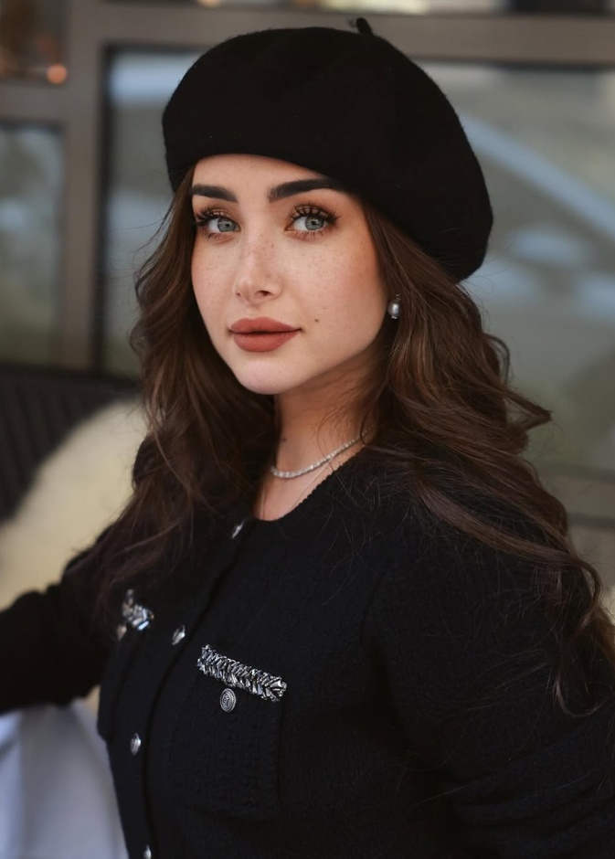هنا الزاهد