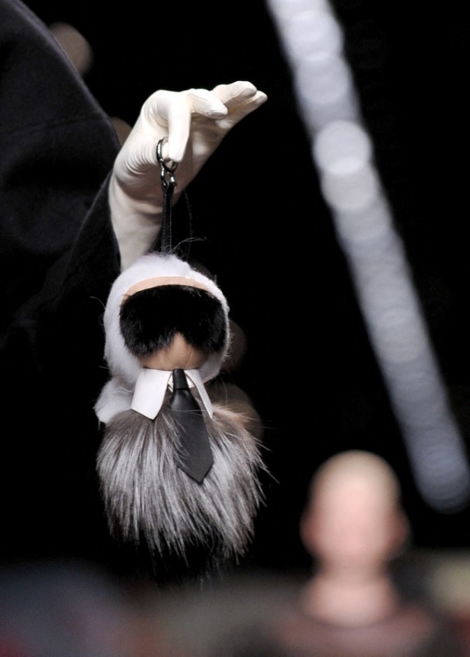 كارليتو من علامة فندي