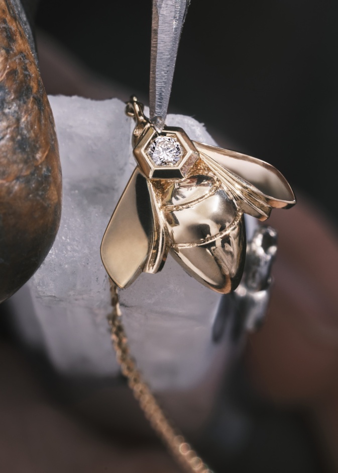 CHAUMET_Bee de Chaumet pendant