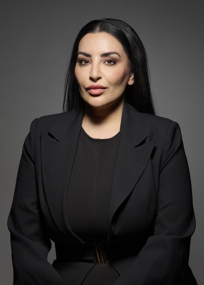 الطبيبة المتخصصة في الطب التجميلي د. مايا شهسڤري