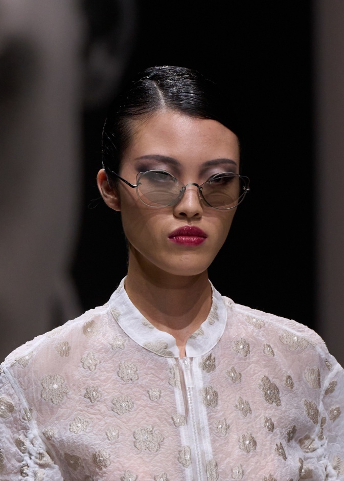 نظارات شمسية دائرية من Emporio Armani 