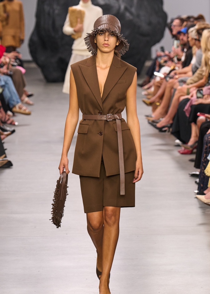 رحلة شورت البرمودا عبر التاريخ.. من الجيش البريطاني إلى أبرز صيحات الموضة 