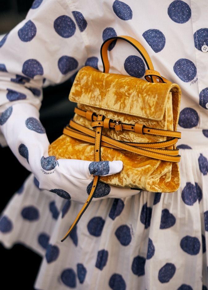 حقيبة Moschino