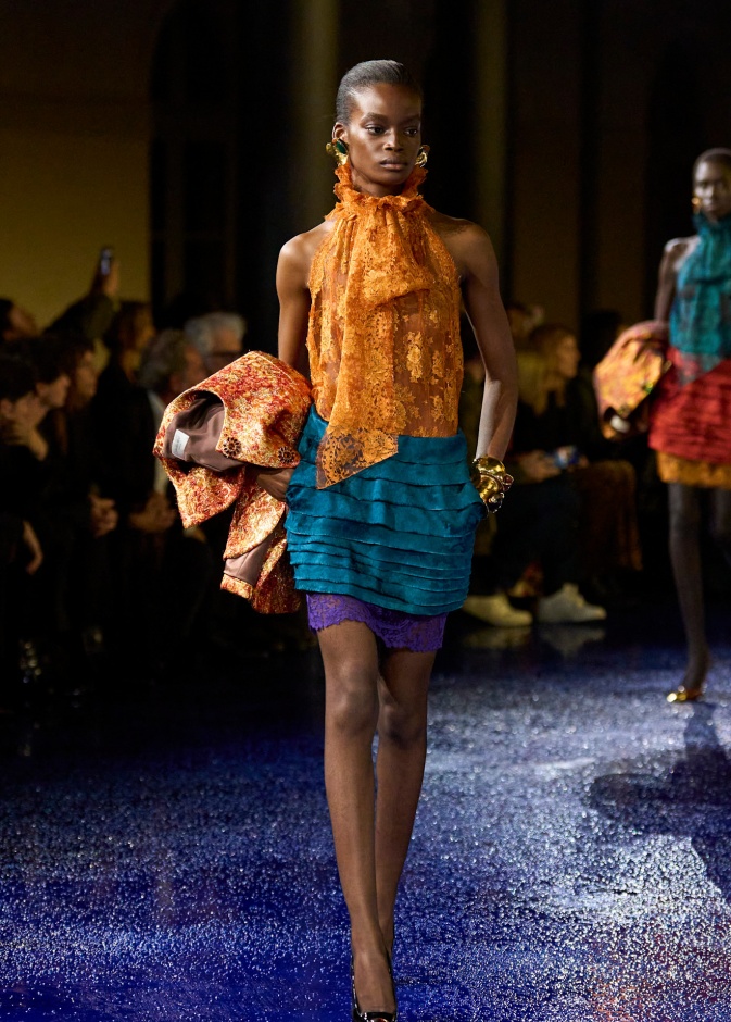 إطلالة من Saint Laurent