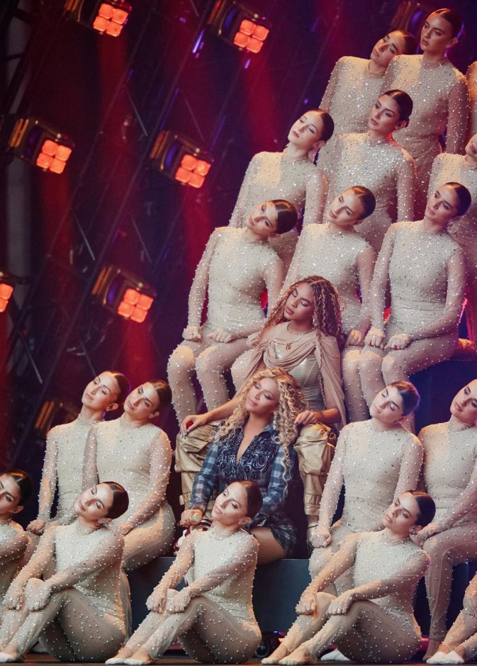 بيونسيه وفرقة مياس