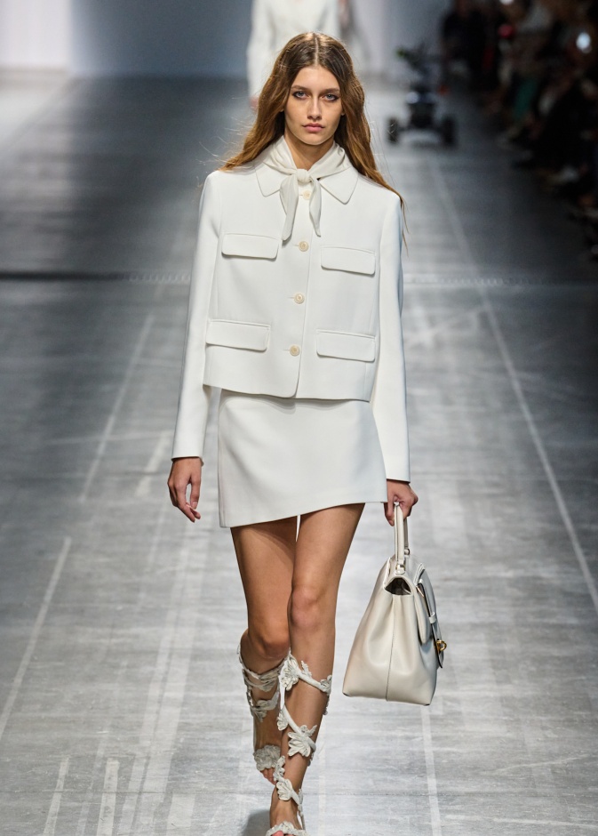 إطلالة من Ermanno Scervino