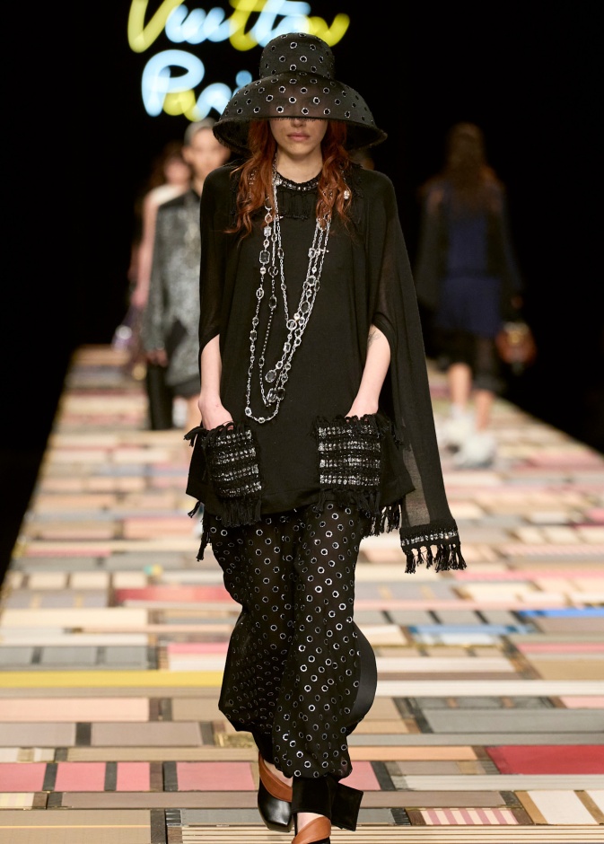 إطلالة من Louis Vuitton