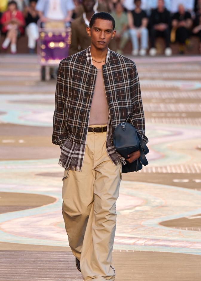 مجموعة Louis Vuitton الرجالية لربيع وصيف 2026