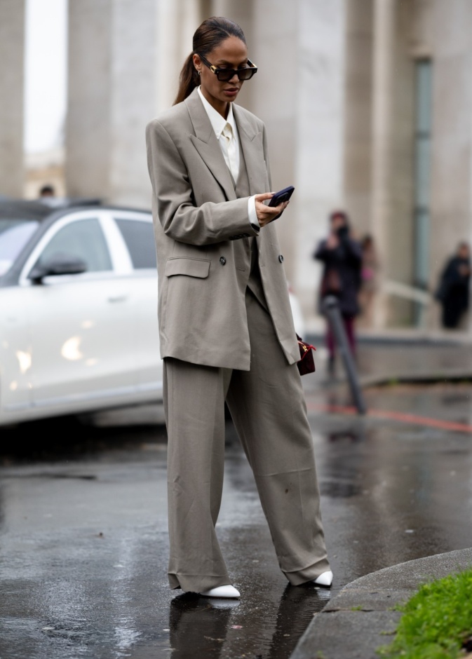 إطلالة واسعة من إطلالات جيل Z