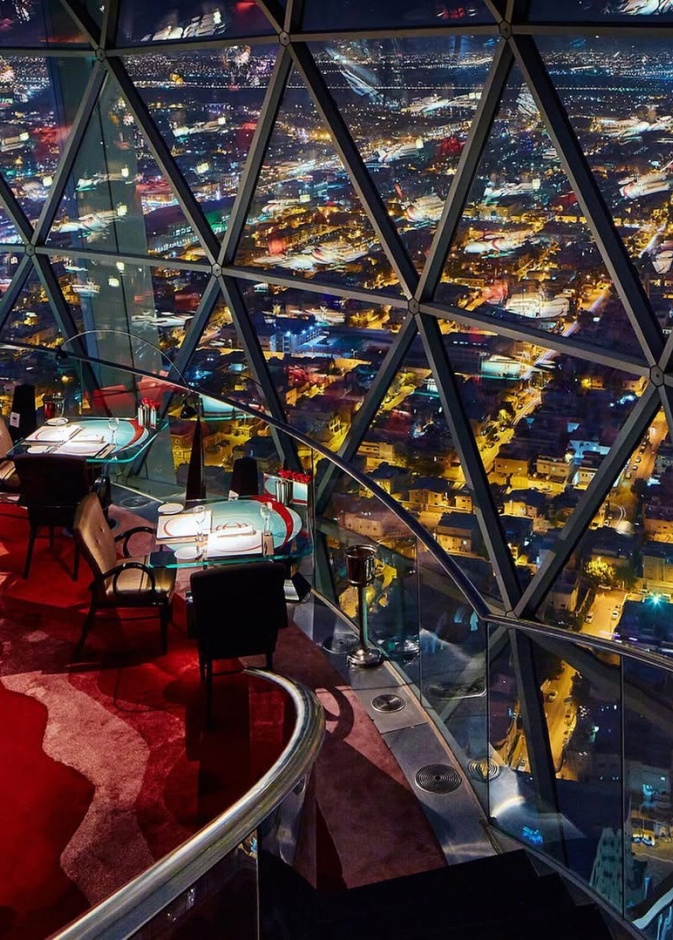 وجهتكِ المثالية لكل مناسبة راقية.. دليلك لأفخم المطاعم بصالات خاصة في قلب الرياض