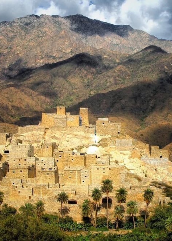 صورة نجلاء الخليفة الفائزة بمسابقة منظمة السياحة العالمية