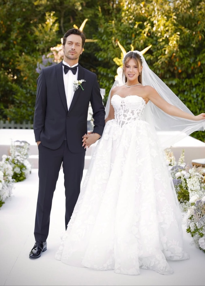 فياض شريف اوغلة وعروسته ميرفي دينكول