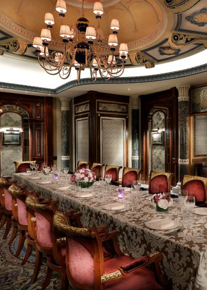 نكهات استثنائية بلمسة عصرية... اكتشفي مطعم ريحانة الفاخر في ريتز كارلتون جدة