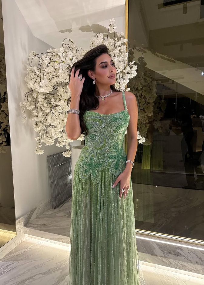 ياسمين صبري وجان بيار خوري: ثنائي الأناقة في أجمل الإطلالات الملوّنة