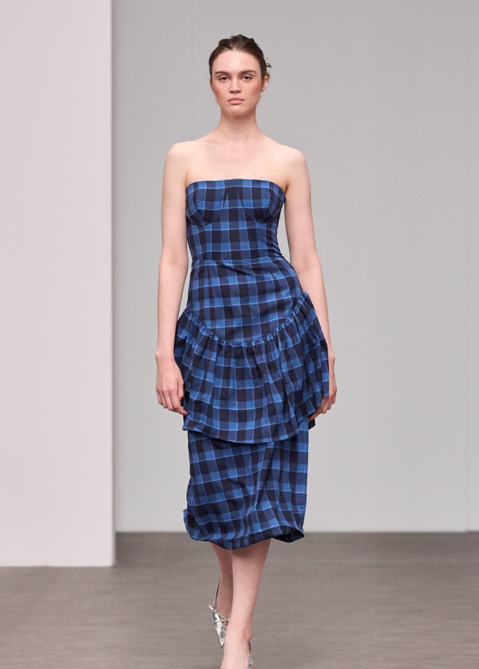 فساتين الكارو موضة مليئة بالحيوية والجرأة