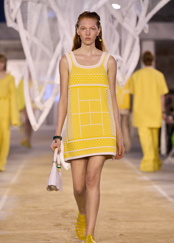 فساتين صيفية لإطلالة منعشة من Lacoste