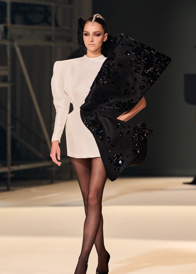 مجموعة Stephane Rolland للخياطة الراقية لخريف وشتاء 2025-2026