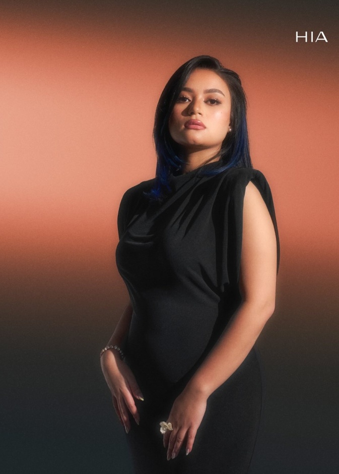 نغم متميز: أمجاد أيمن تبوح لـ "هي" بقصة صوت تشكل بين التقنية والإحساس