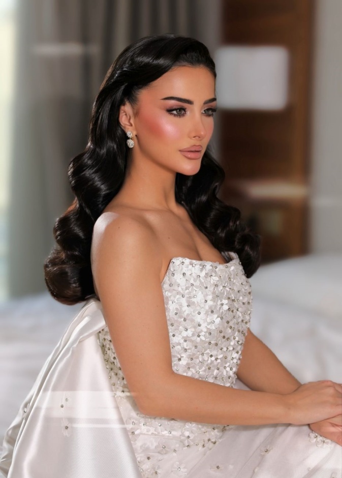 من اطلالات العرايس بتسريحة من خبيرة الشعر السعودية سارة طلال