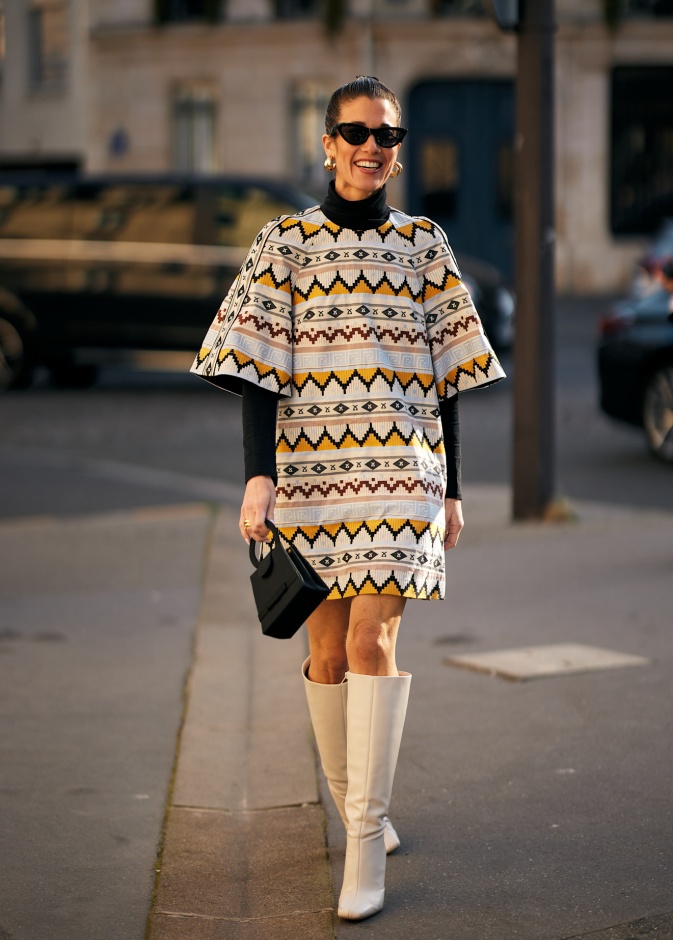 إطلالة بحذاء للركبة