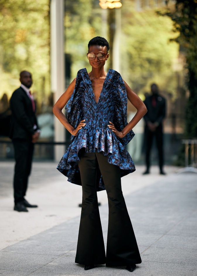 إطلالة متوازنة من شوارع باريس