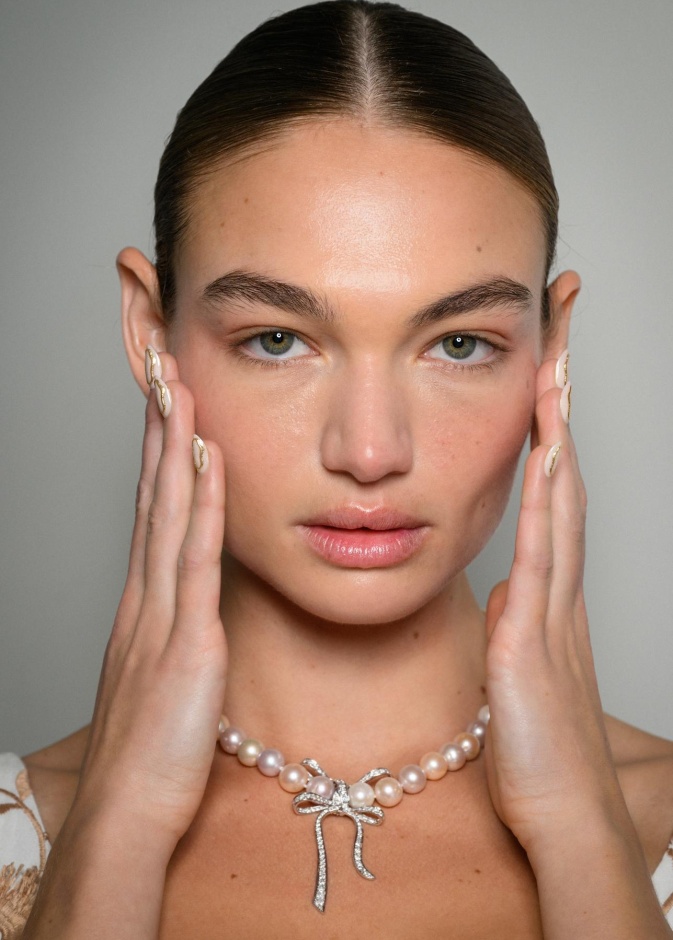 أسرار العناية بالبشرة الحساسة والجافة في الصيف