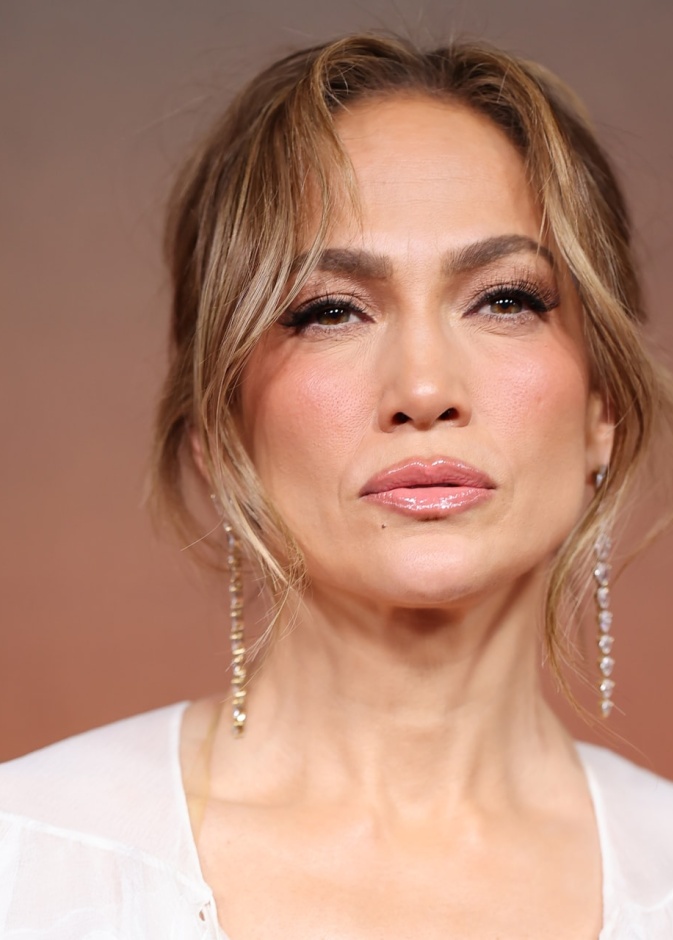 كيف تتخلصين من مسام البشرة الواسعة