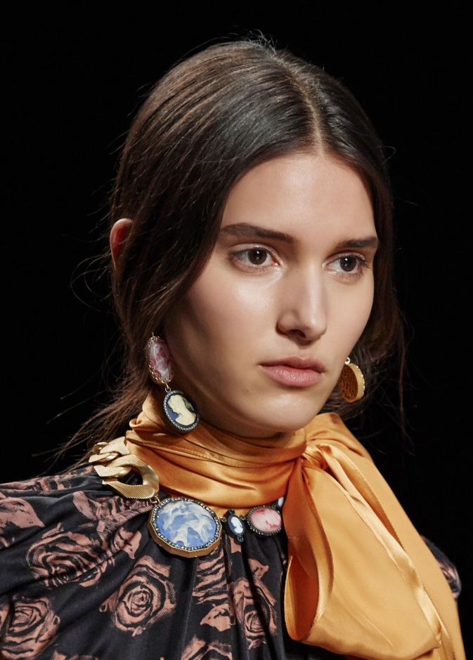 عطور العودة للدوام والجامعة.. لمسة انتعاش ترافقك طوال اليوم