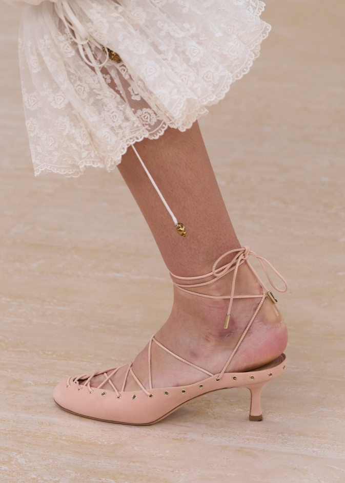 حذاء بكعب صغير من Chloe 