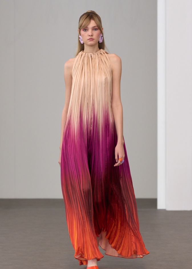 فستان متدرج بألوان مميزة من Dima Ayad