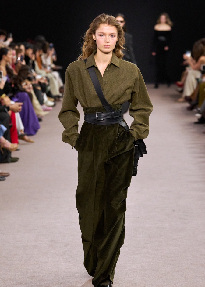  تنورة ماكسي باللون الزيتي من Max Mara