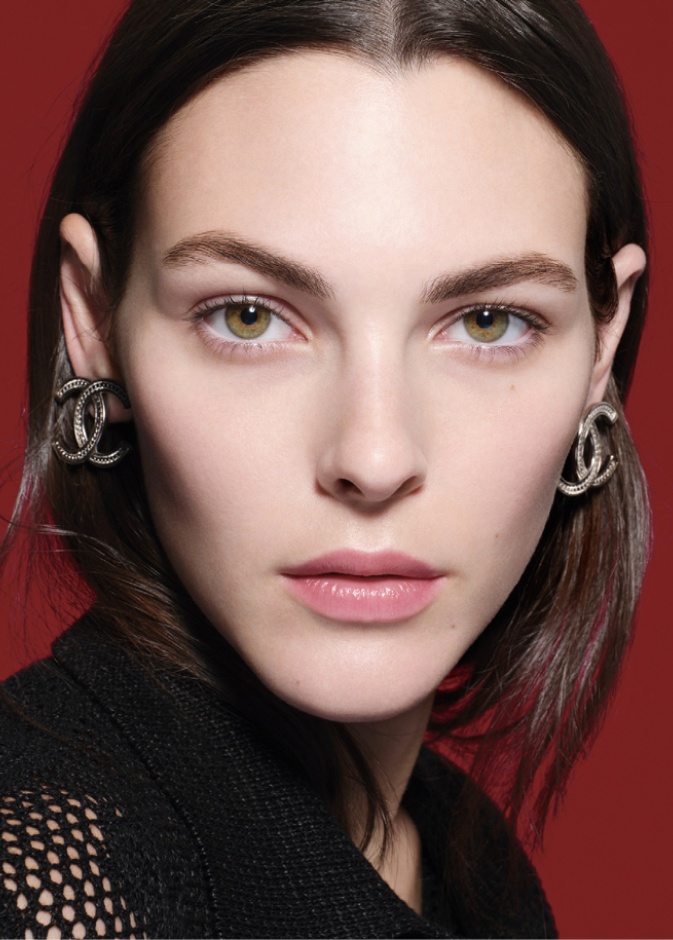 رذاذ الكاميليا الحمراء N°1 DE CHANEL رفيقك الجديد لشباب دائم