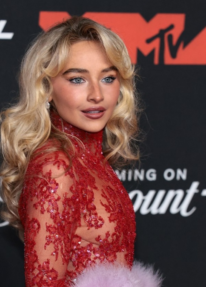أجمل إطلالات النجمات في حفل جوائز MTV VMAs لعام 2025