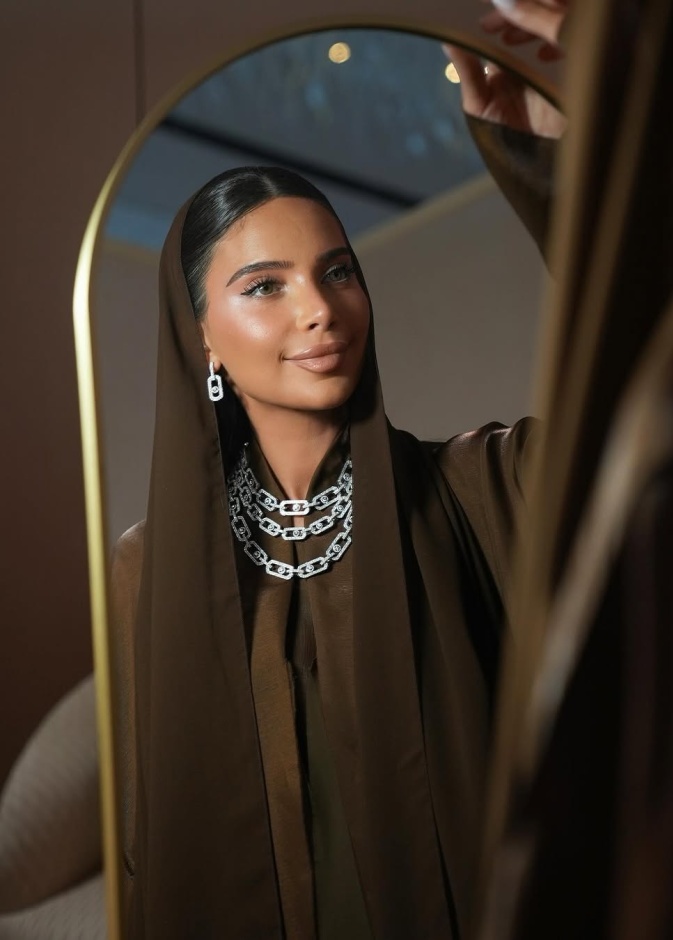 المؤثرة فاطمة بمجوهرات Messika