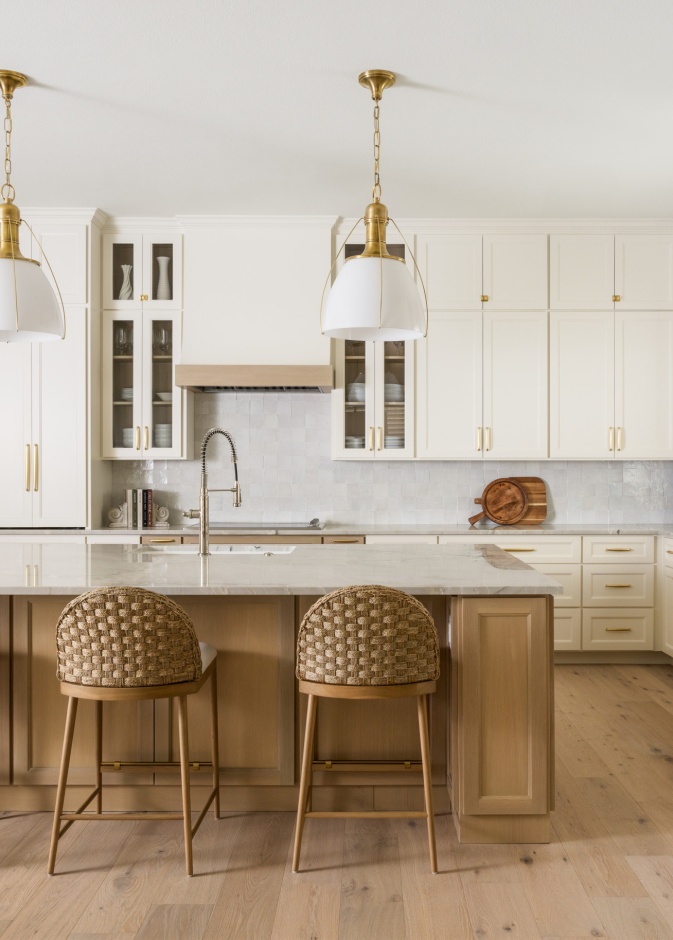 باعتباره قلب المنزل، يحتاج المطبخ إلى لمسات تجعله أكثر دفئًا وجاذبية