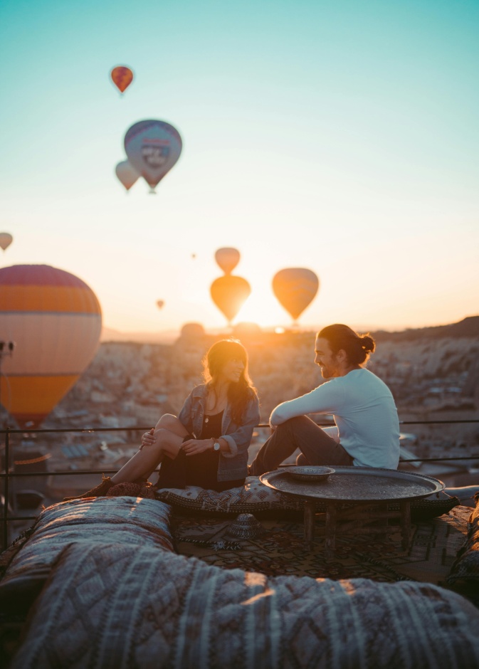 رحلة بمنطاد من أكثر التجارب رغبة لدى أي زوجين