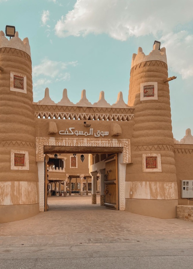 تجربة استثنائية في حضرة الوطن.. جولة بين الأسواق الشعبية والبازارات التراثية في اليوم الوطني السعودي