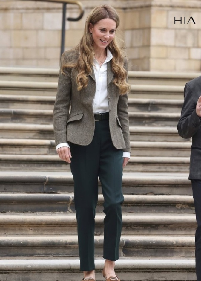 كيت ميدلتون بإطلالة رسمية 