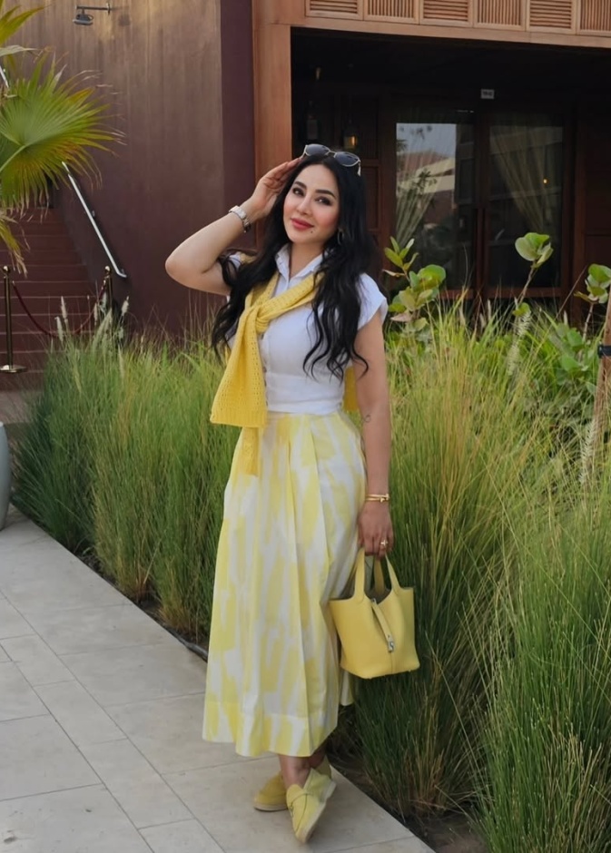 لجين عمران تظهر مع ابنها