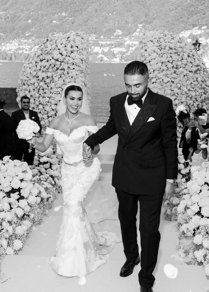 من حفل زفاف يومي في جزيرة كومو في إيطاليا.